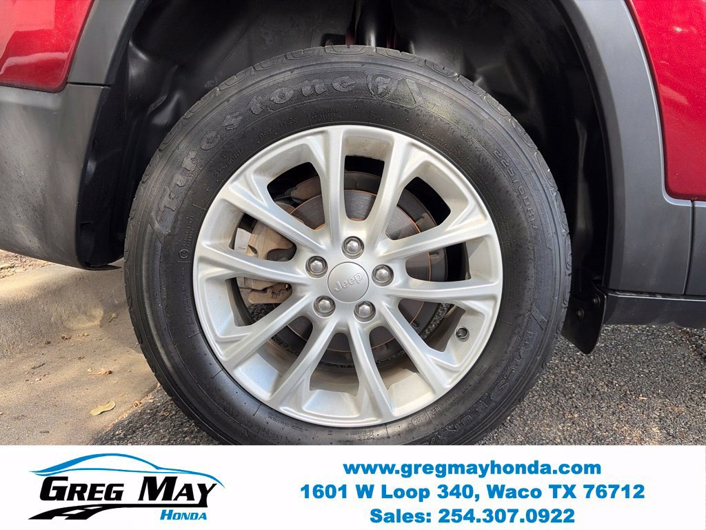 Used 2021 Jeep Cherokee Latitude FWD image 10