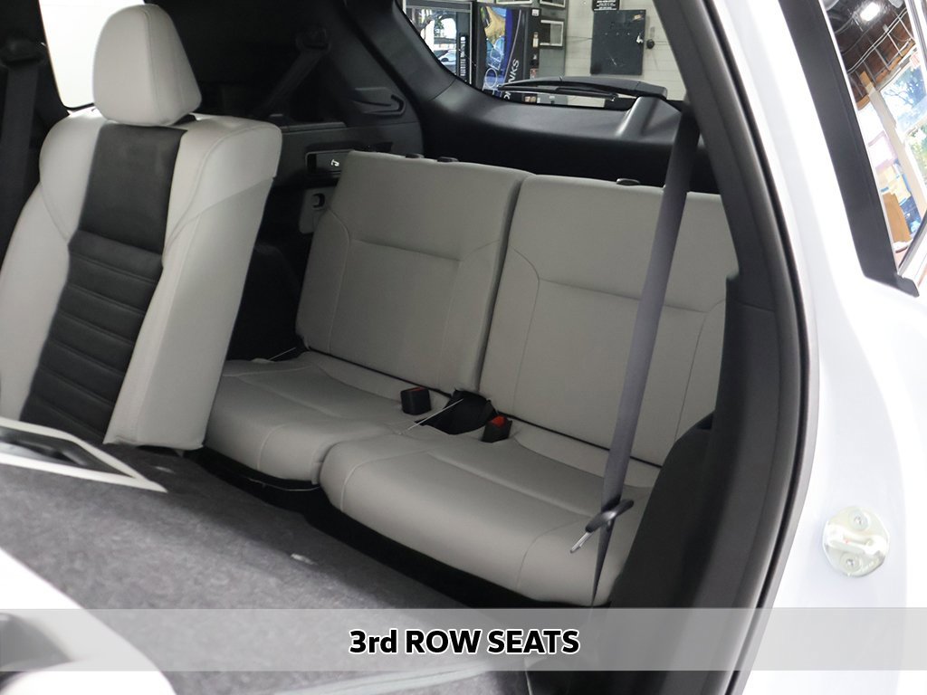 New 2025 Mitsubishi Outlander SE image 9