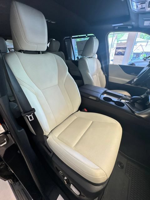 New 2026 Lexus LX 700h Luxury AWD/4WD image 8