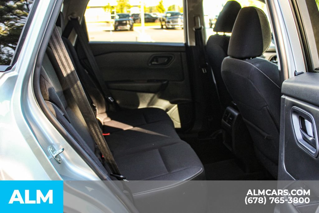 Used 2024 Nissan Rogue S FWD image 18