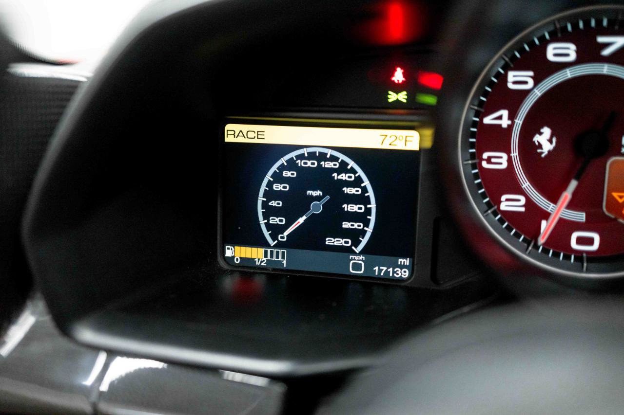 Used 2013 Ferrari 458 Spider RWD image 64