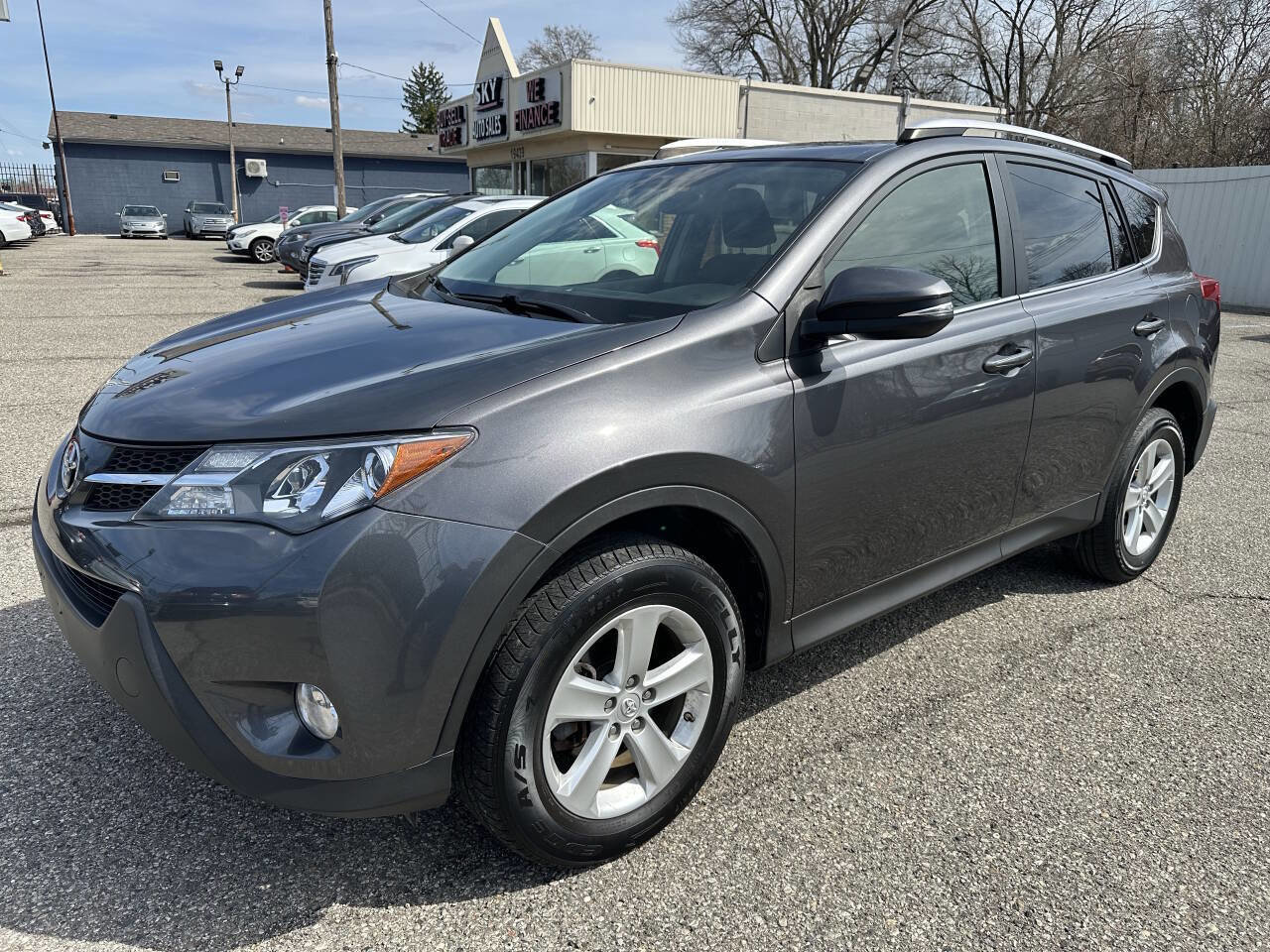 Used 2014 Toyota RAV4 XLE AWD/4WD image 3