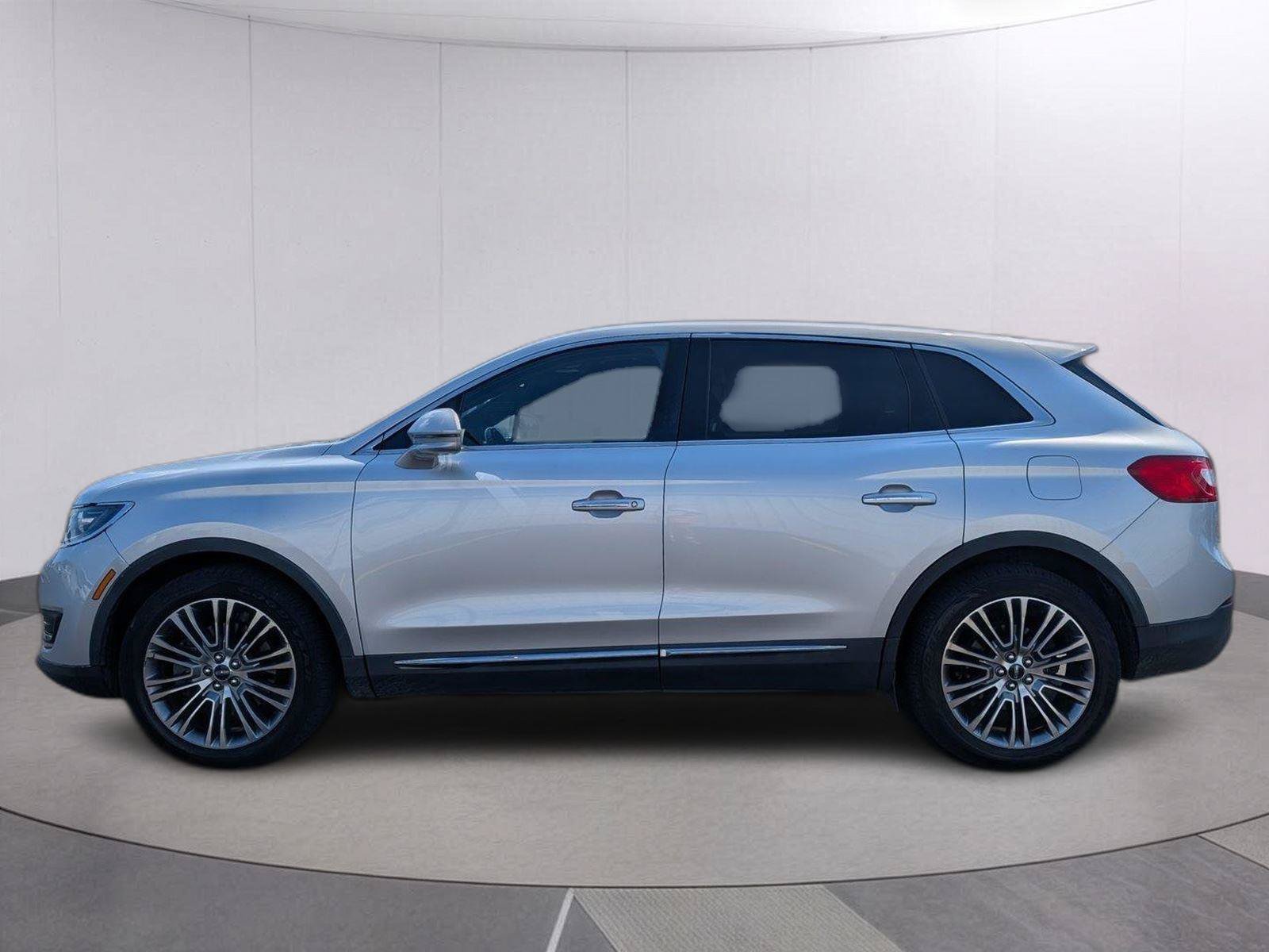 Used 2016 Lincoln MKX Reserve w/ Climate Package AWD/4WD image 5