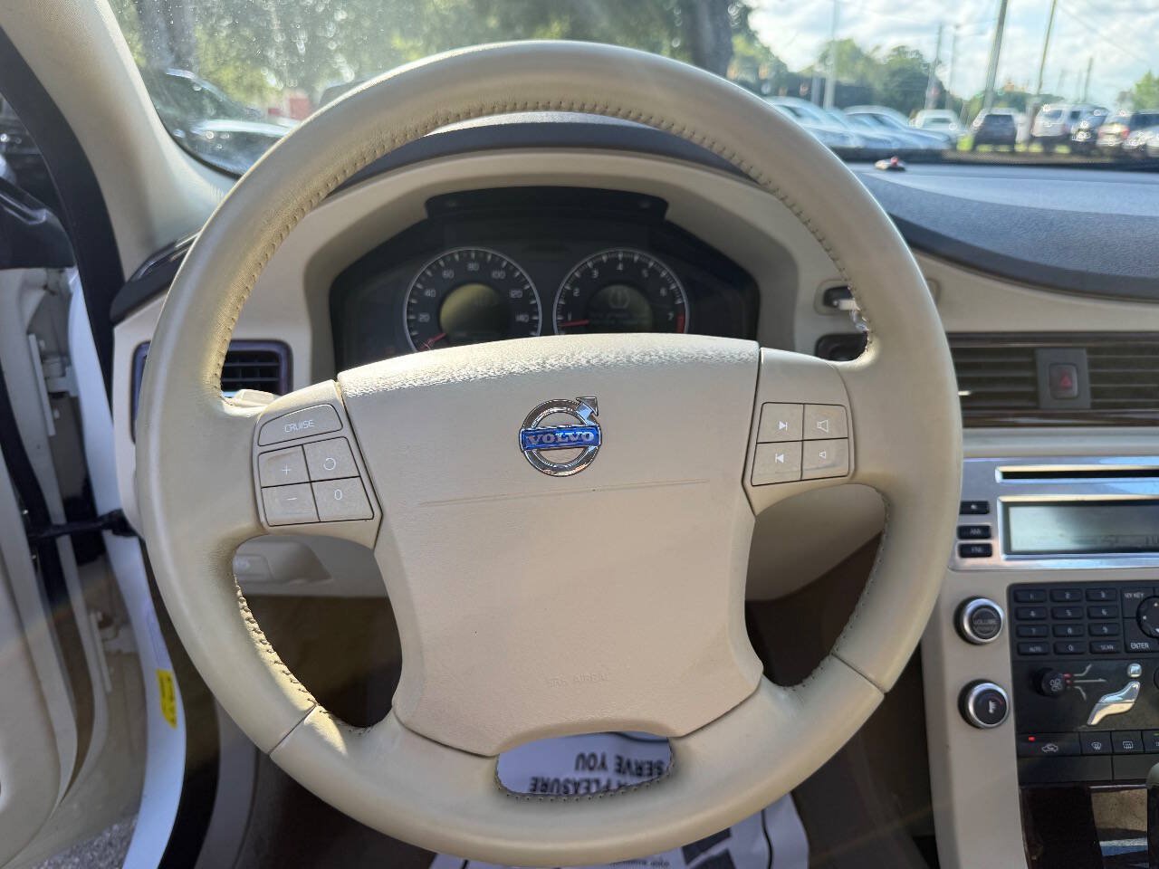 Used 2008 Volvo V70 FWD image 19