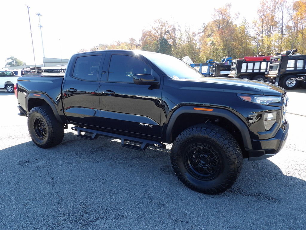 Used 2023 GMC Canyon AT4 w/ AT4 Premium Package image 10