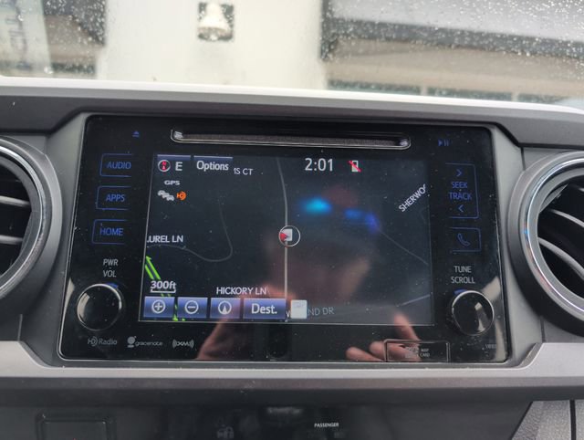 Used 2016 Toyota Tacoma TRD Sport w/ Towing Package AWD/4WD image 23