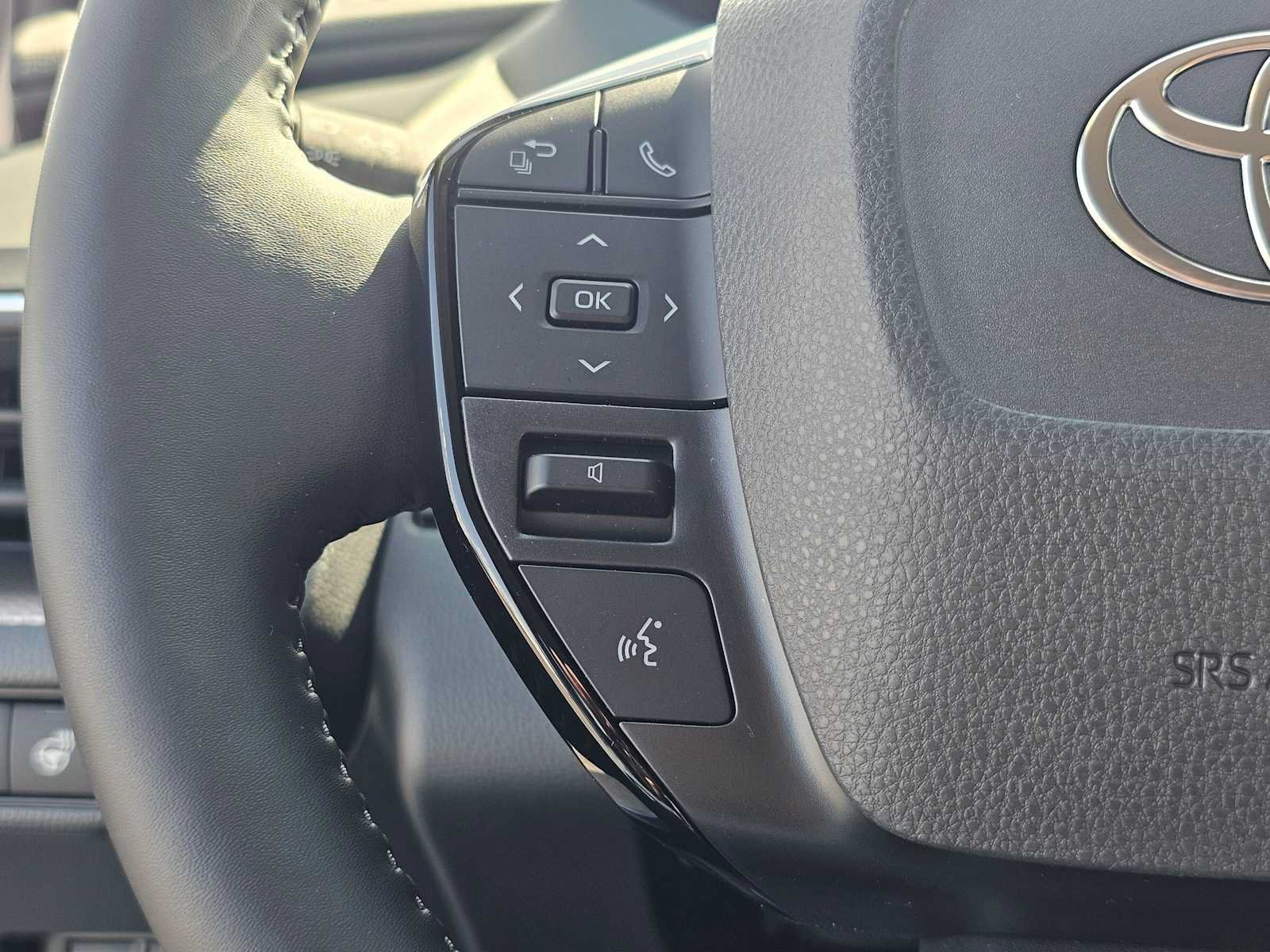 Certified 2026 Toyota Prius XLE FWD image 28
