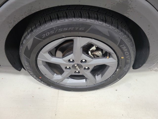 Used 2025 Kia K4 FWD image 37
