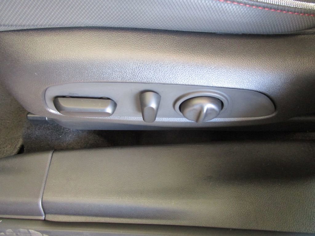 Used 2022 Chevrolet TrailBlazer RS w/ Sun and Liftgate Package image 19