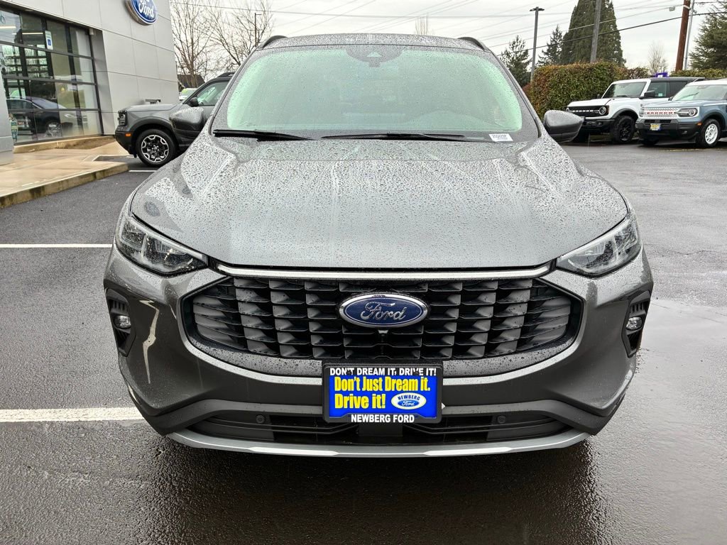 Used 2024 Ford Escape Platinum image 2