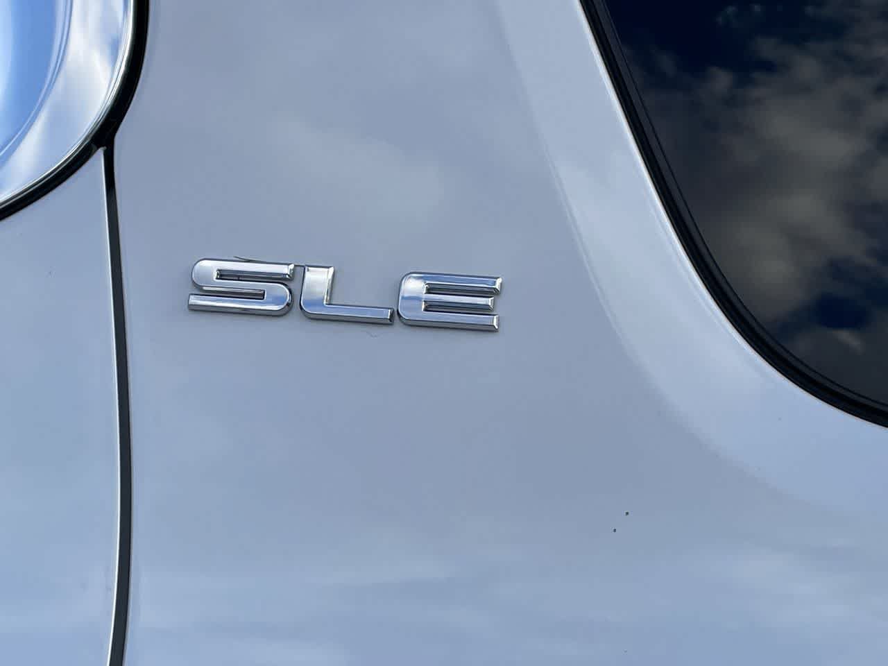 Used 2019 GMC Acadia SLE AWD/4WD image 47