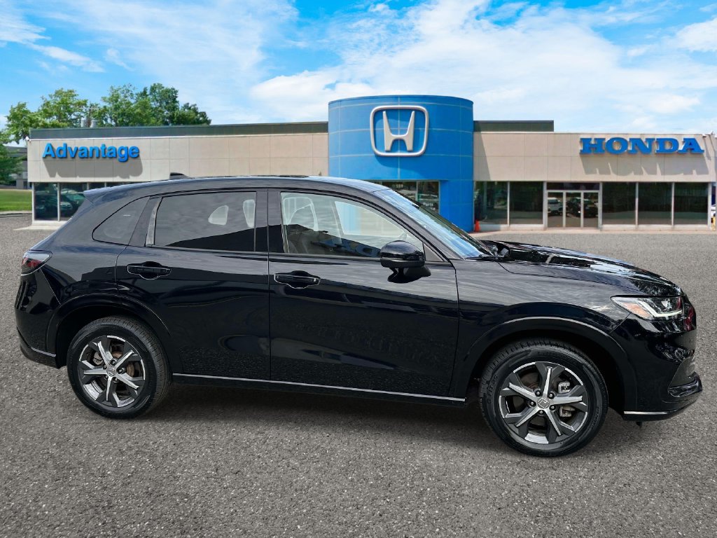 Certified 2024 Honda HR-V EX-L image 3