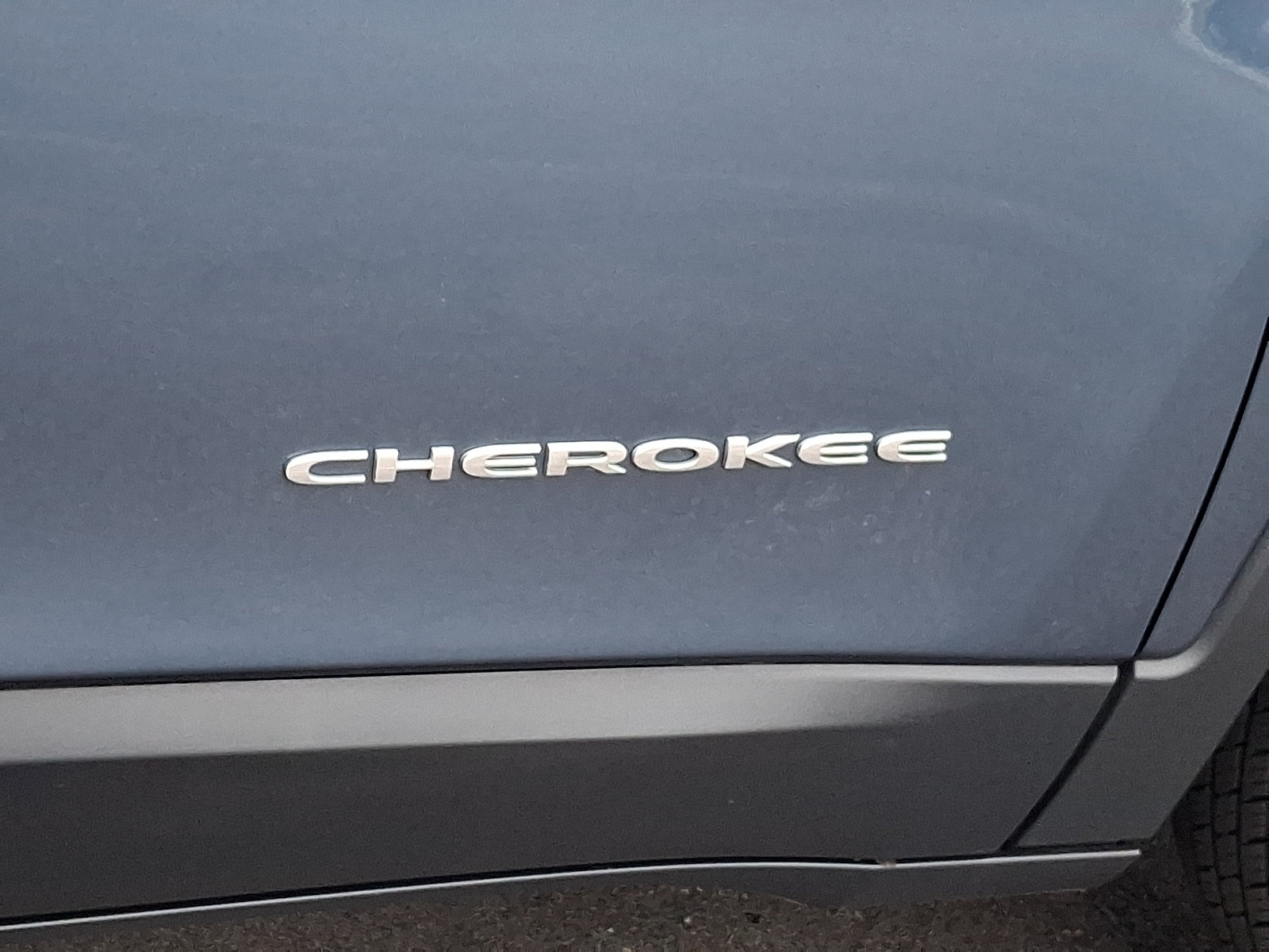 Used 2021 Jeep Cherokee Latitude Lux w/ Sun & Sound Group AWD/4WD image 31