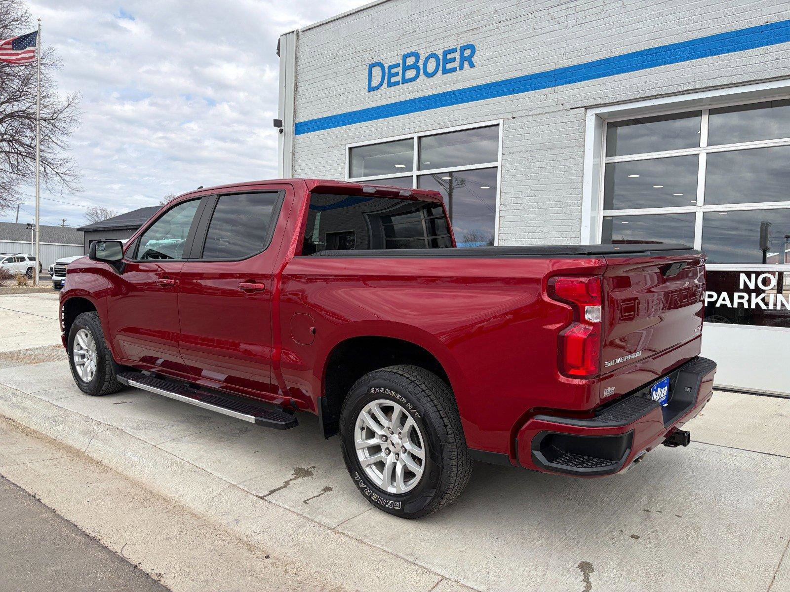 Used 2021 Chevrolet Silverado 1500 RST AWD/4WD image 3