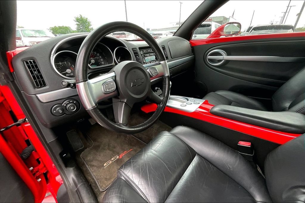 Used 2003 Chevrolet SSR w/ Preferred Equipment Group RWD image 11