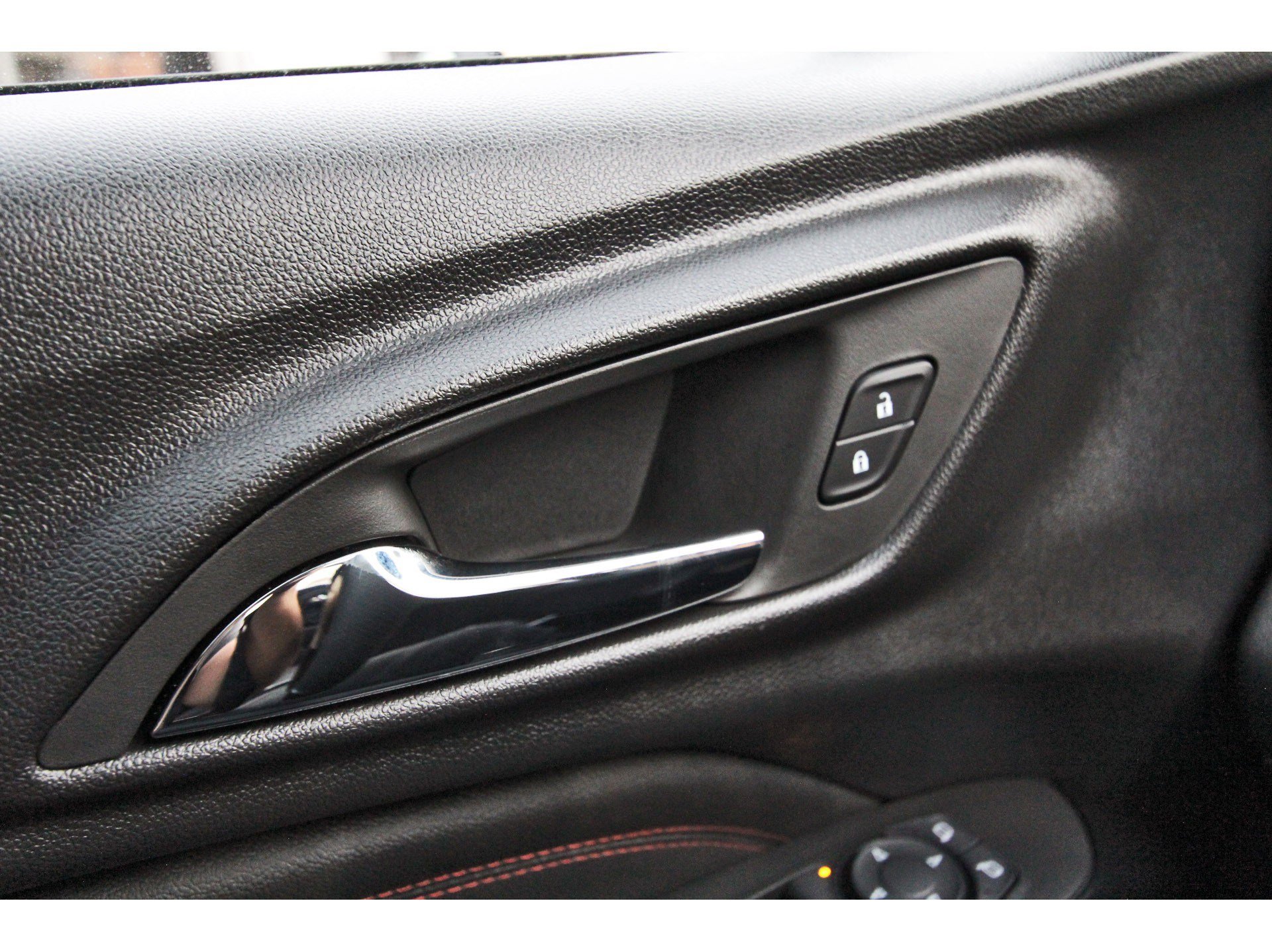 Used 2026 Chevrolet Trax RS w/ Sunroof Package FWD image 22