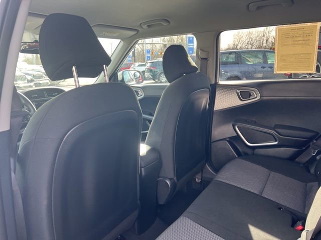 Used 2022 Kia Soul LX image 15