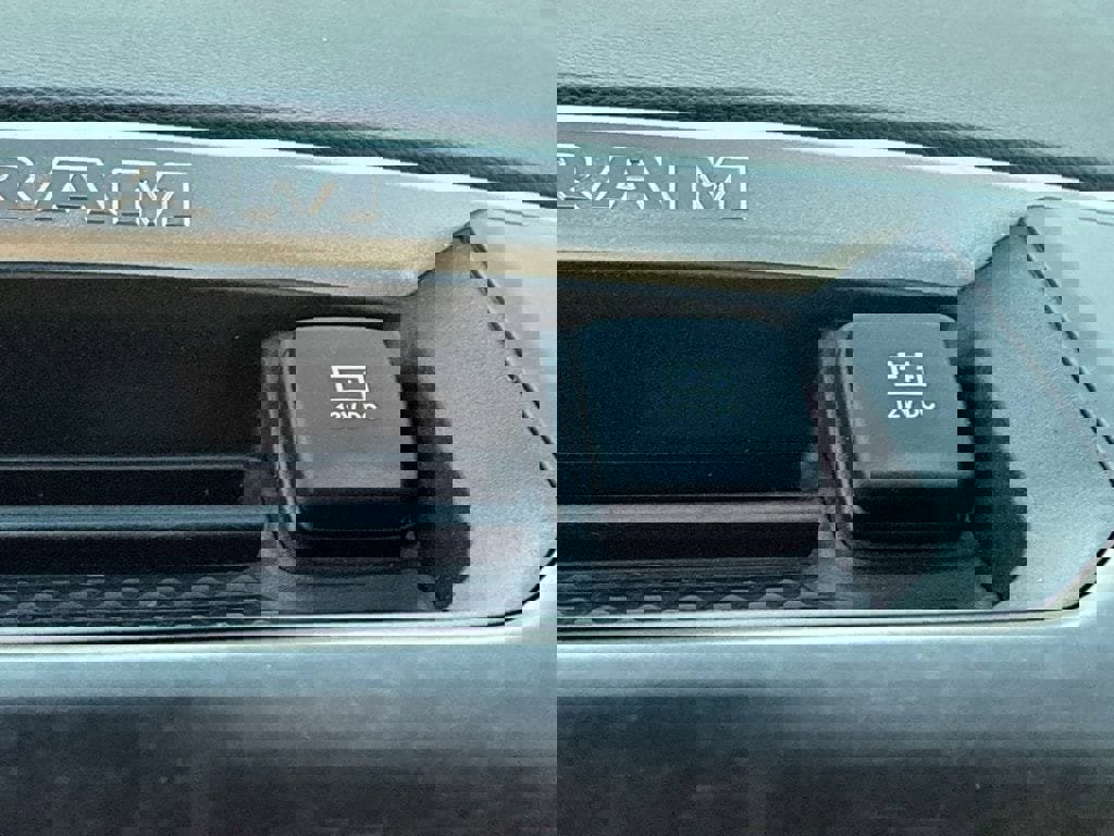 Used 2023 RAM 1500 Big Horn AWD/4WD image 35