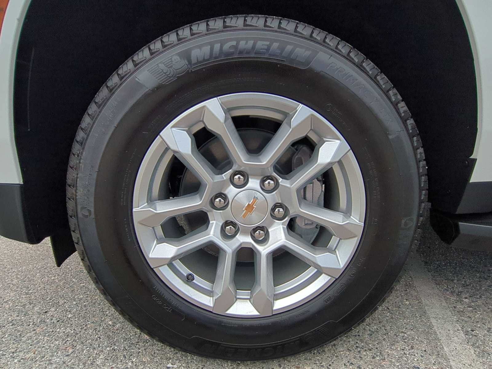 New 2026 Chevrolet Suburban LS RWD image 29