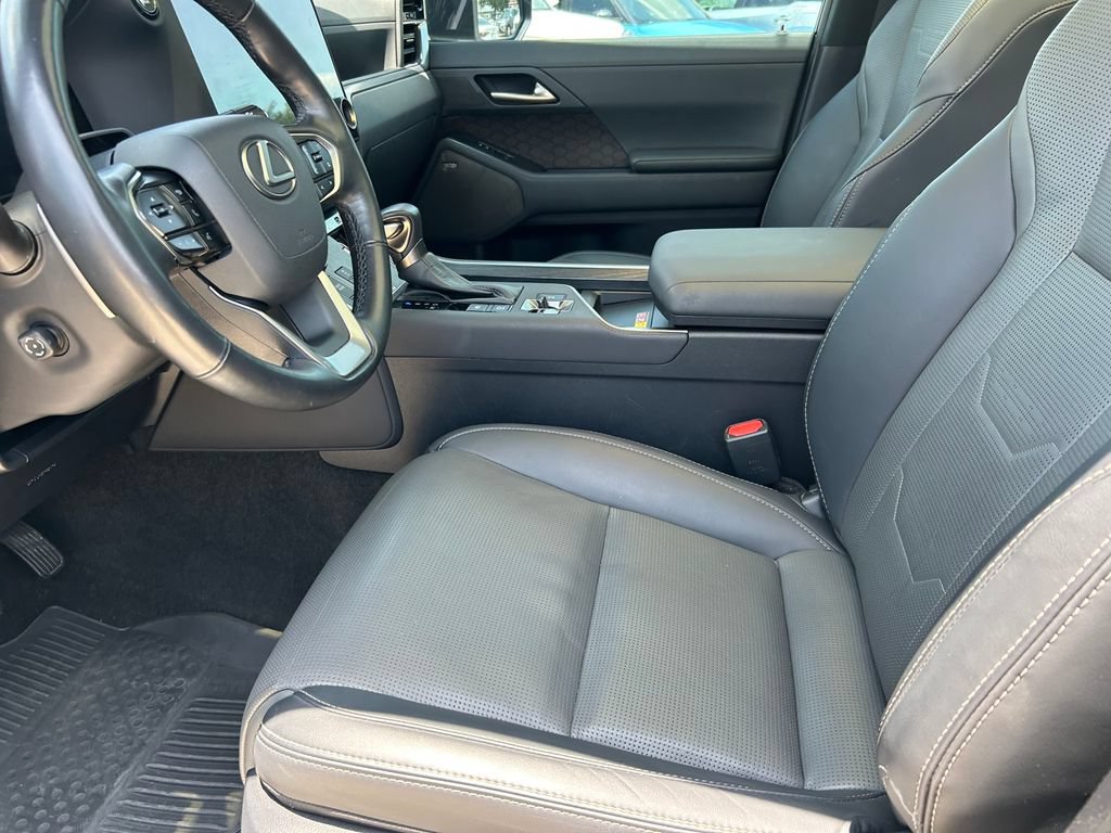 Used 2024 Lexus GX 550 w/ Accessory Package (Z1) AWD/4WD image 11