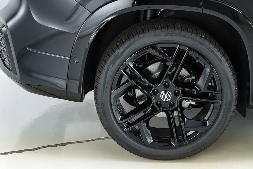 New 2026 Volkswagen Tiguan SE R-Line image 13
