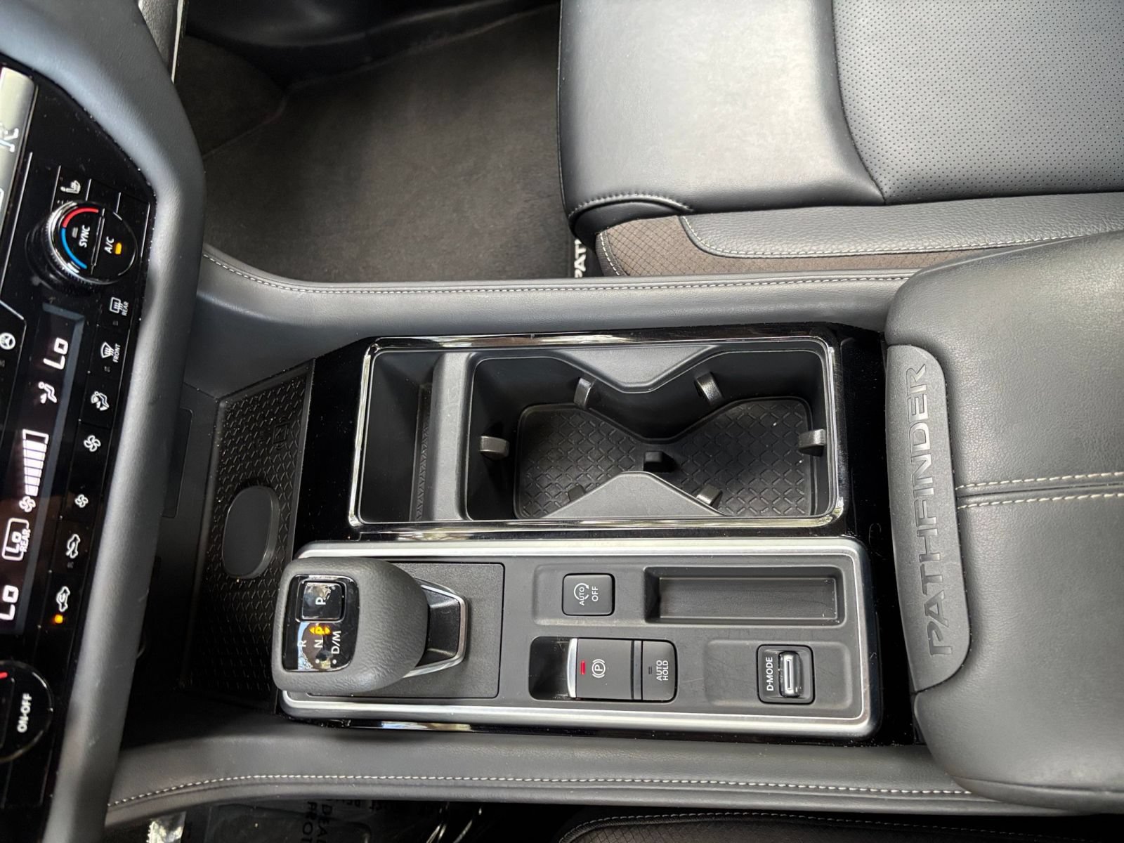 Used 2026 Nissan Pathfinder SL FWD image 43