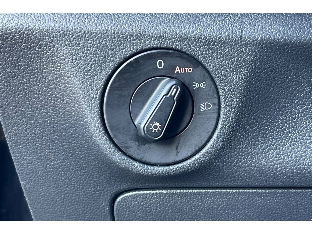 Used 2020 Volkswagen Jetta S w/ Driver Assistance Package image 36