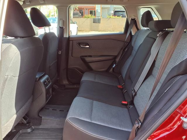 Used 2023 Nissan Rogue SV FWD image 16