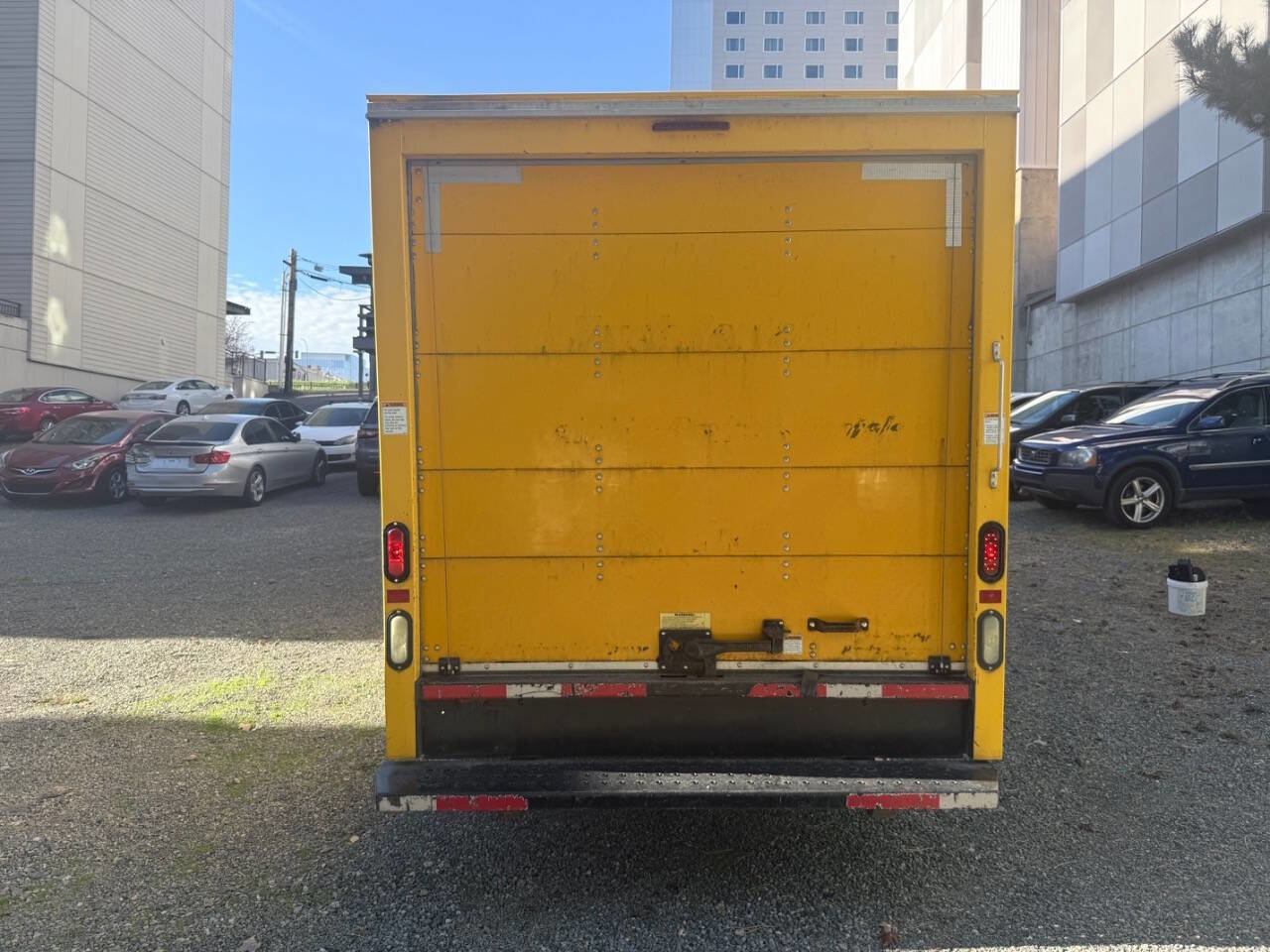 Used 2015 GMC Savana 3500 image 26