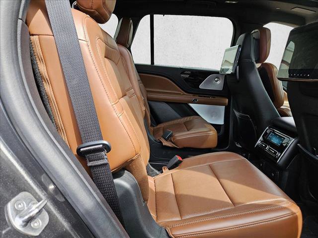 Used 2020 Lincoln Aviator Reserve w/ Equipment Group 202A image 18