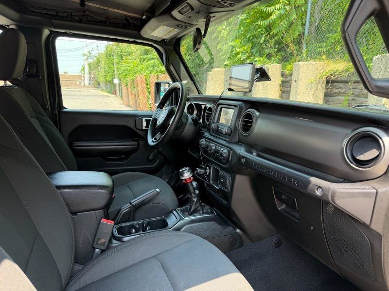 Used 2018 Jeep Wrangler Unlimited Sport AWD/4WD image 18
