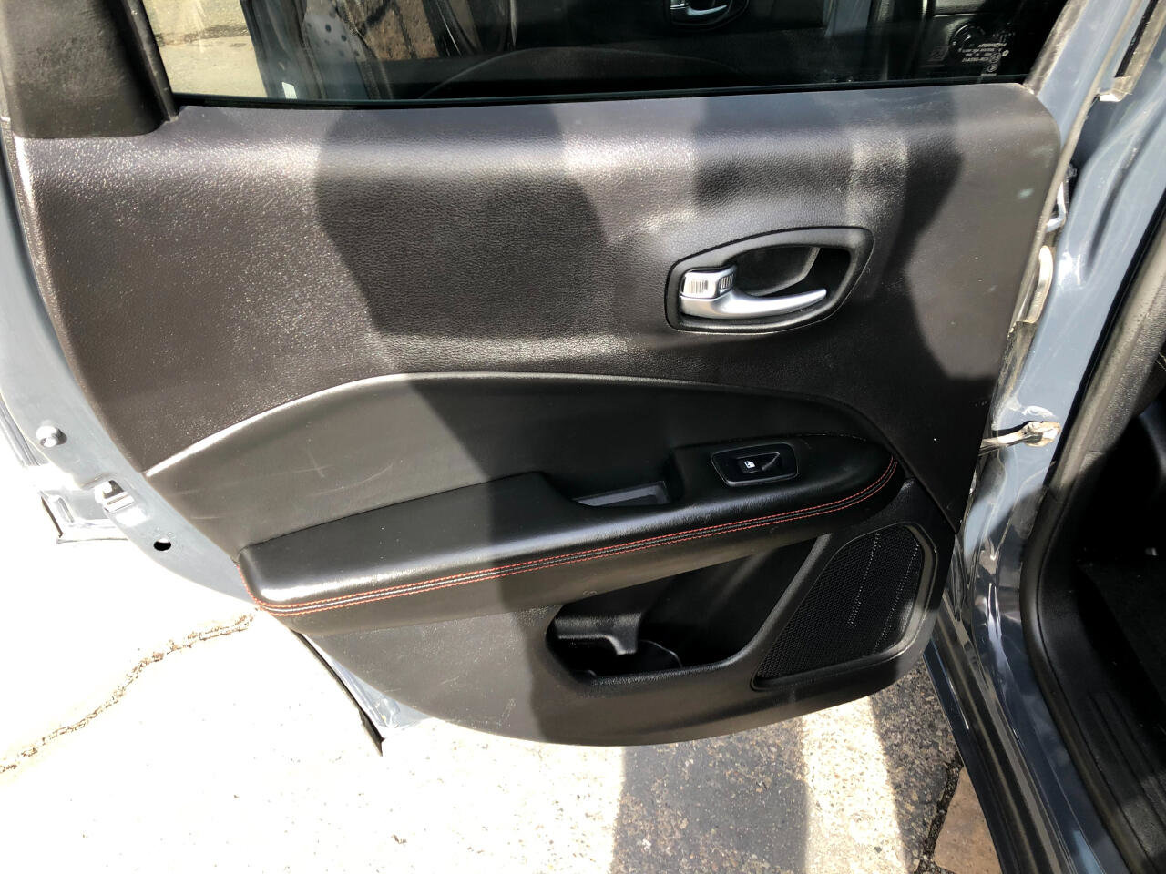 Used 2018 Jeep Compass Trailhawk w/ Leather Interior Group image 23