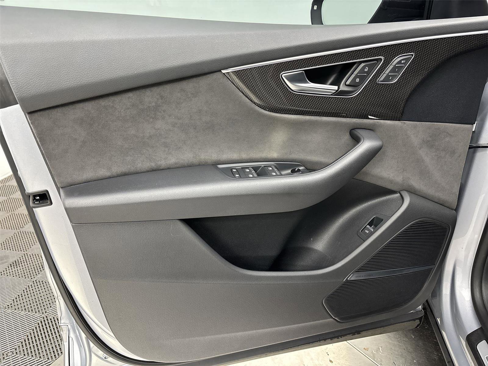 Used 2020 Audi SQ8 Prestige w/ Prestige Package image 26