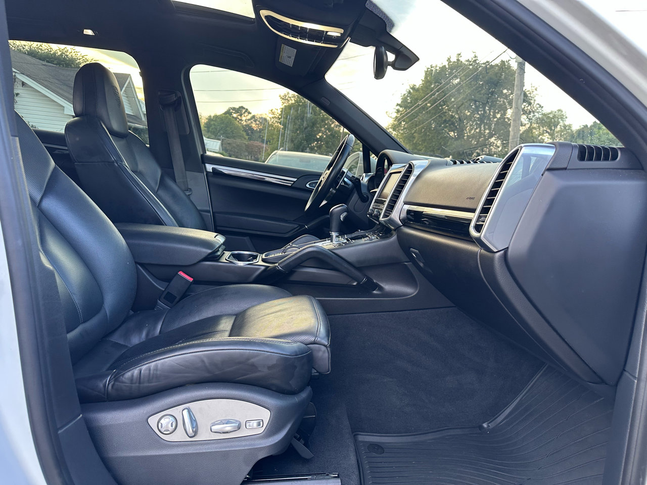 Used 2016 Porsche Cayenne image 12