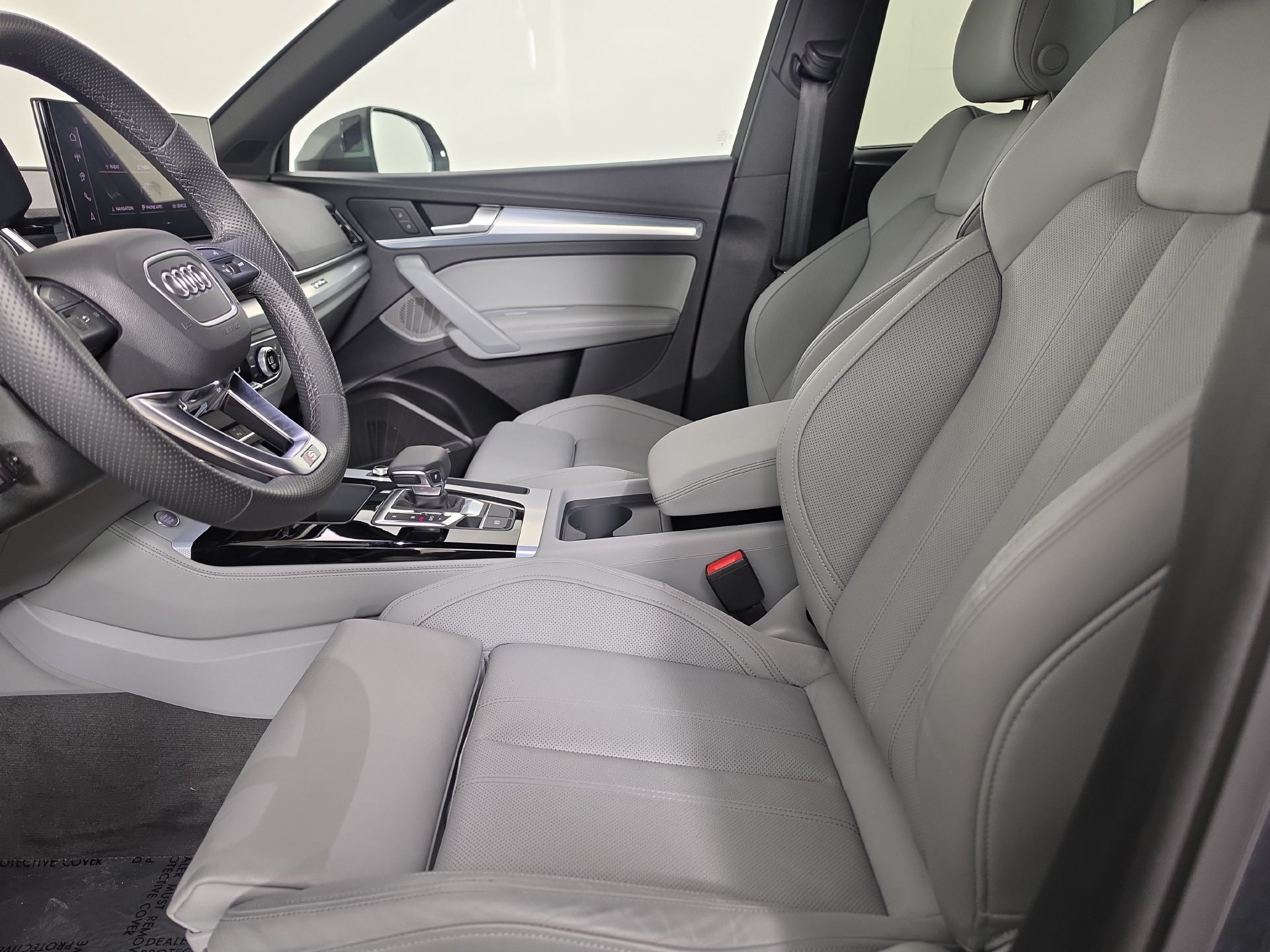 Certified 2024 Audi Q5 2.0T Premium Plus w/ Premium Plus Package AWD/4WD image 3