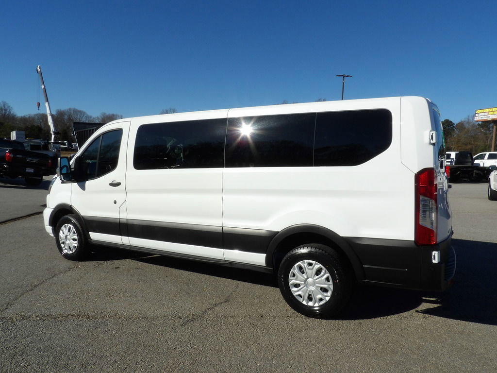 Used 2023 Ford Transit 350 XLT RWD image 4