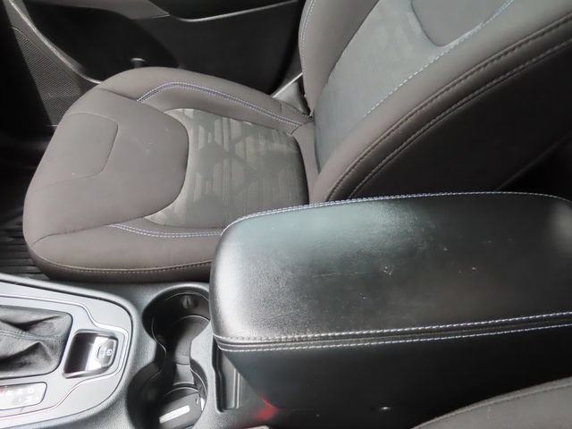 Used 2022 Jeep Cherokee Latitude w/ Comfort Safety Group AWD/4WD image 39