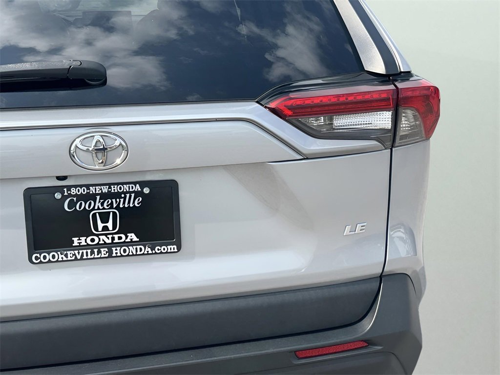 Used 2022 Toyota RAV4 LE image 19