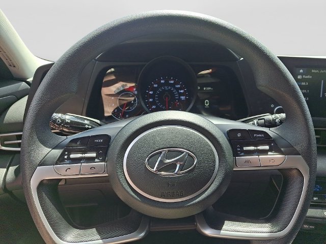 Used 2023 Hyundai Elantra SEL FWD image 19
