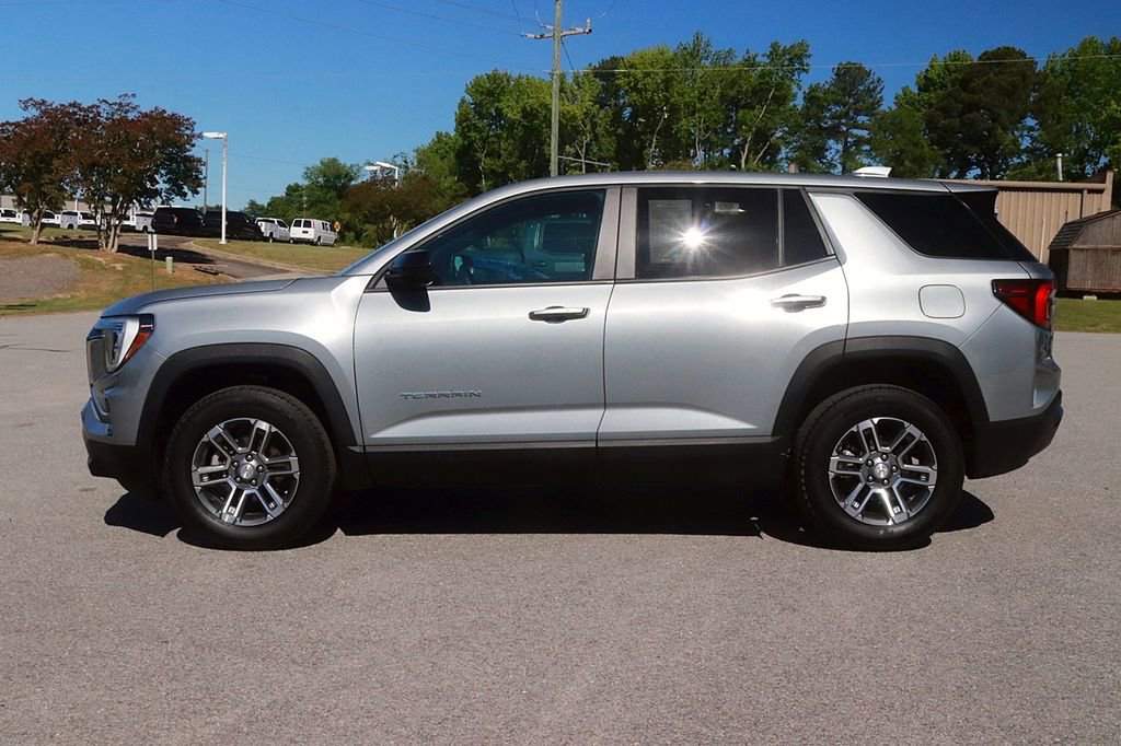 Used 2025 GMC Terrain Elevation AWD/4WD image 4