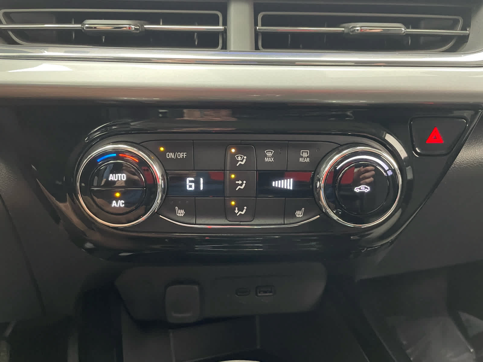Used 2026 Chevrolet Trax LT w/ Driver Confidence Package FWD image 5