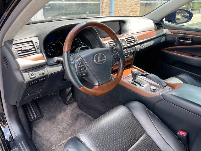 Used 2013 Lexus LS 600h L AWD/4WD image 2