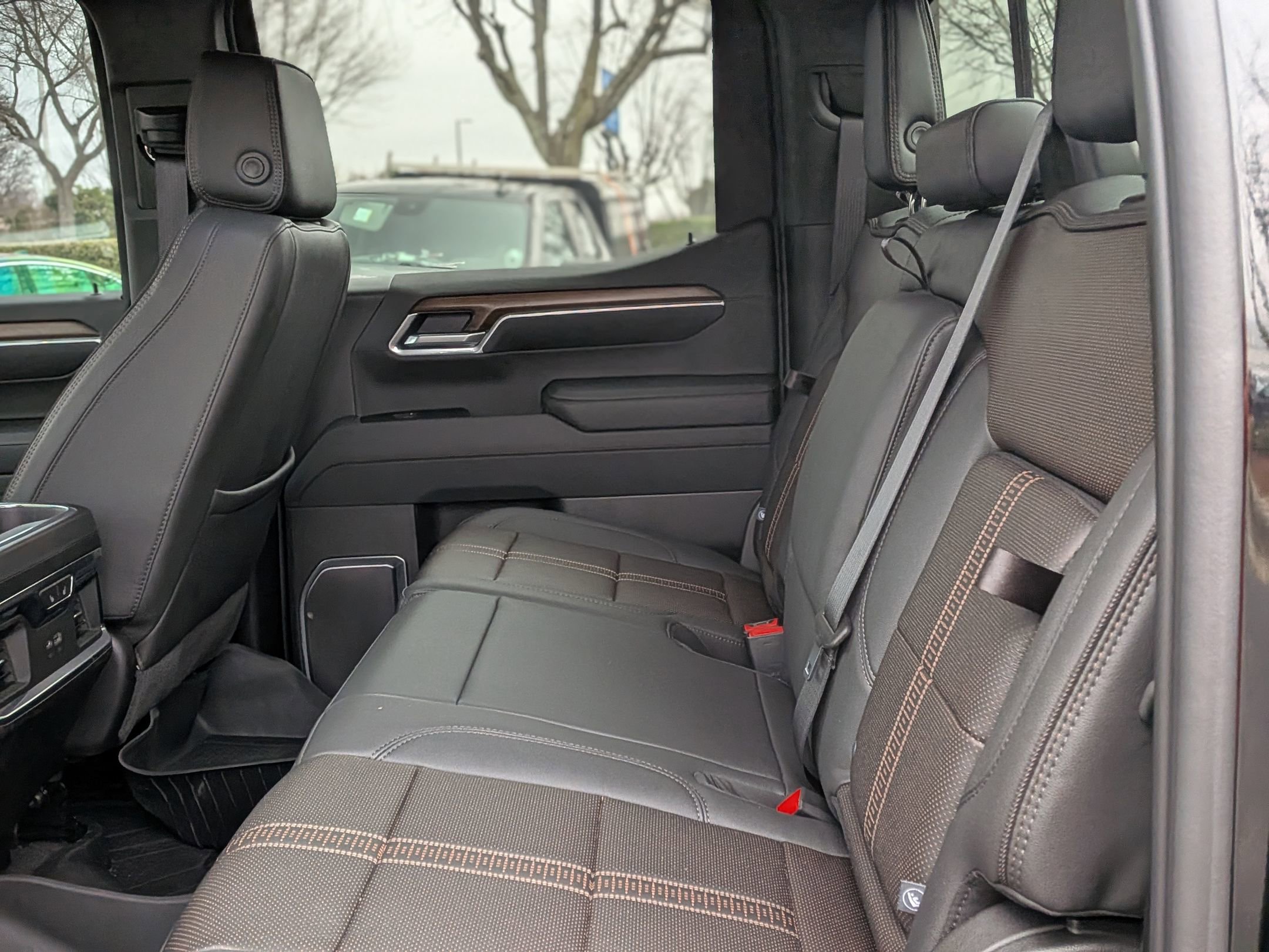 Certified 2025 Chevrolet Silverado 1500 High Country image 34