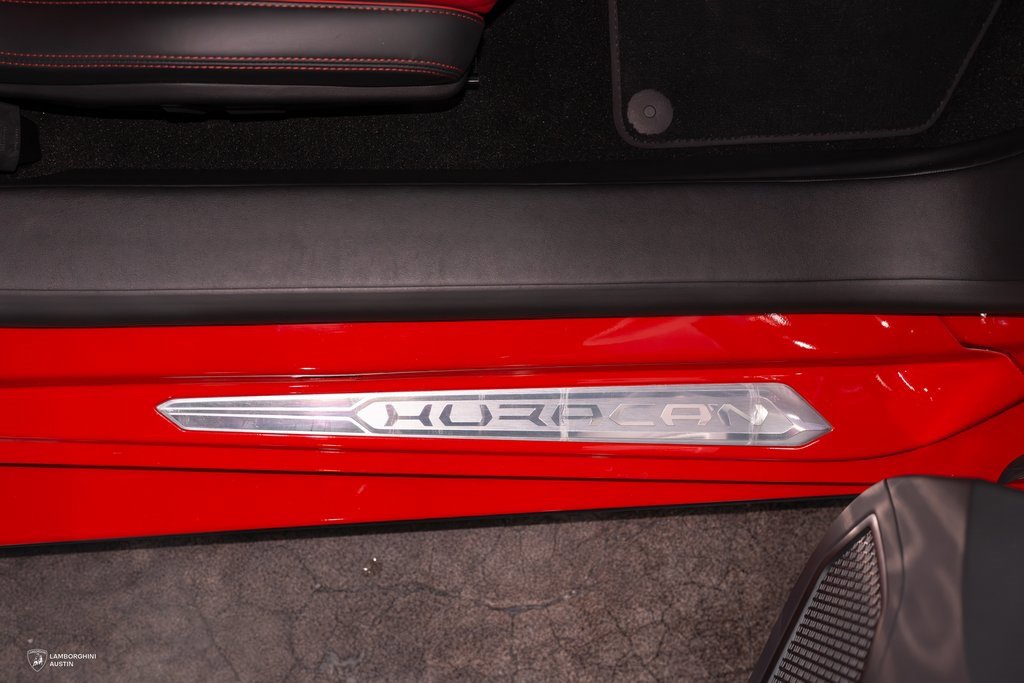 Used 2023 Lamborghini Huracan EVO image 40