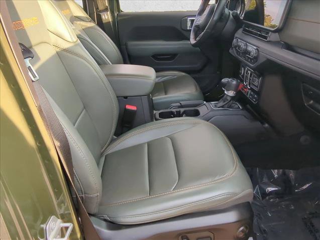 Used 2024 Jeep Gladiator Mojave AWD/4WD image 21