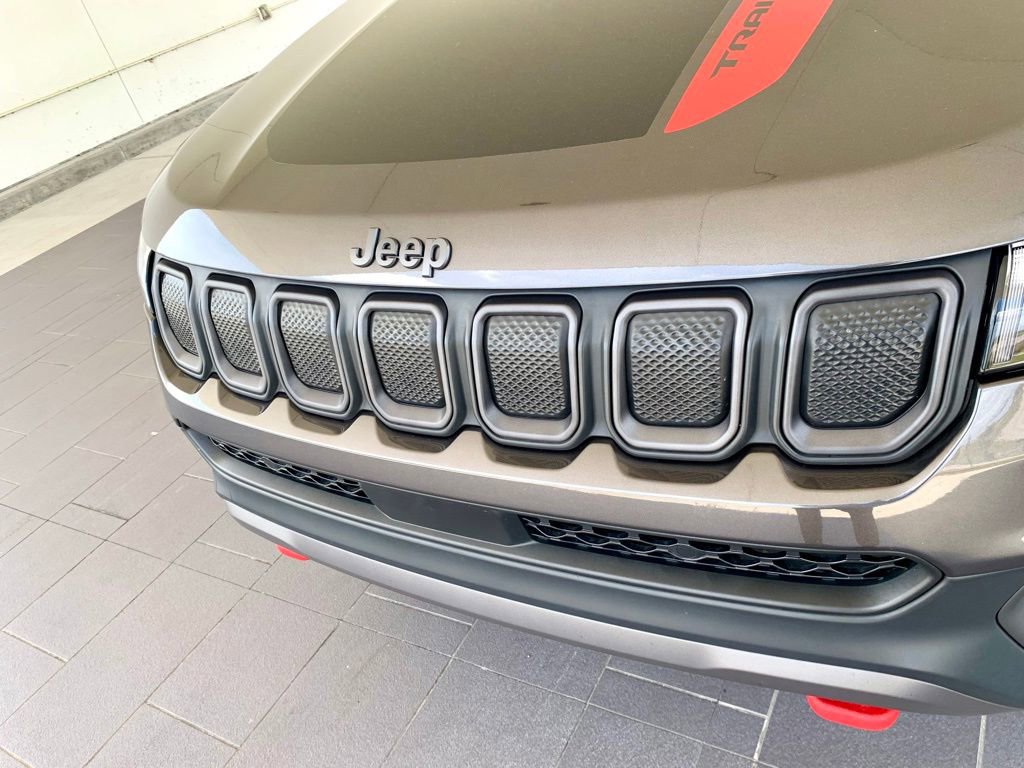 Used 2022 Jeep Compass Trailhawk w/ Trailhawk Elite Group AWD/4WD image 2