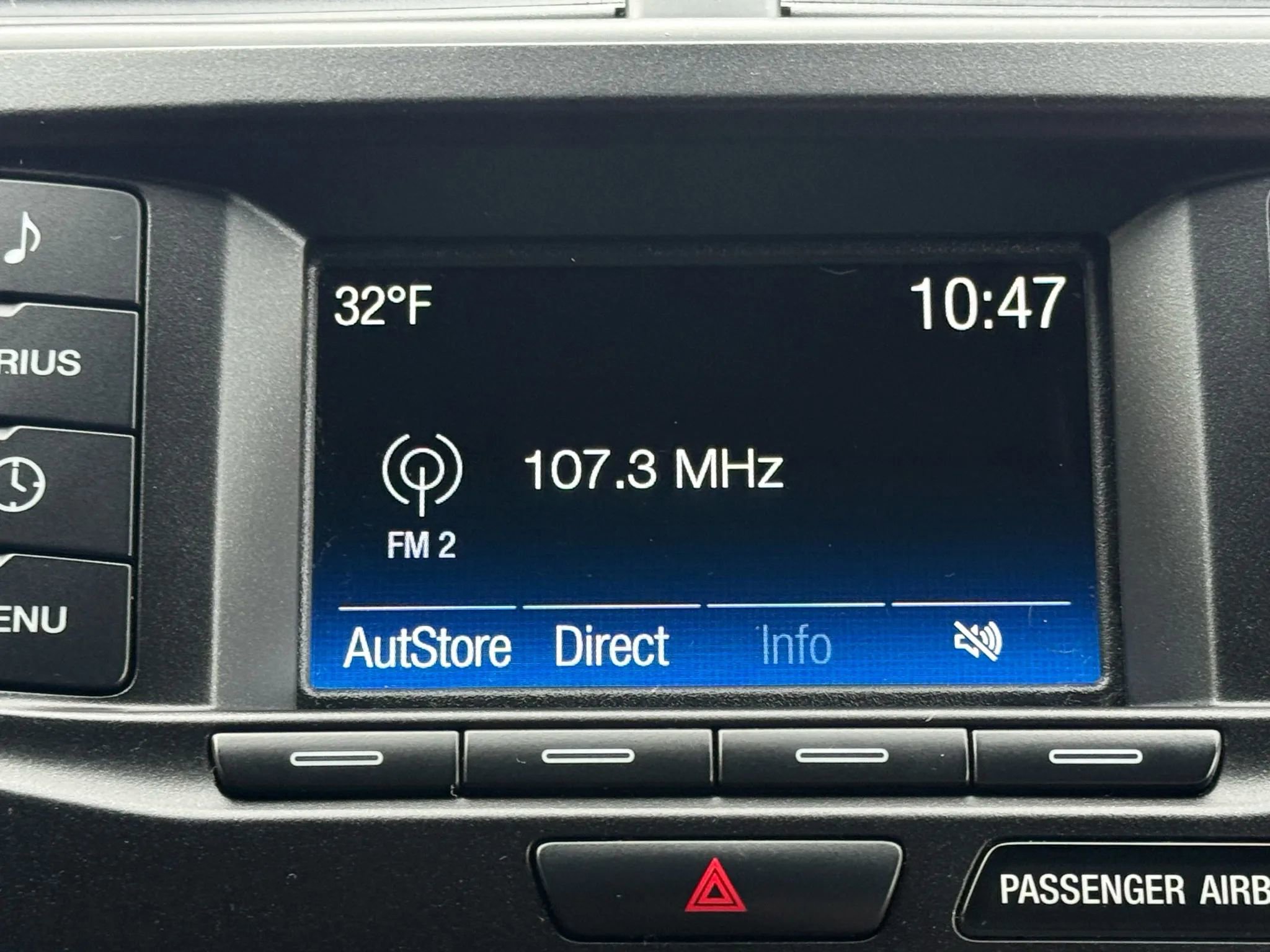 Used 2018 Ford Explorer XLT image 33