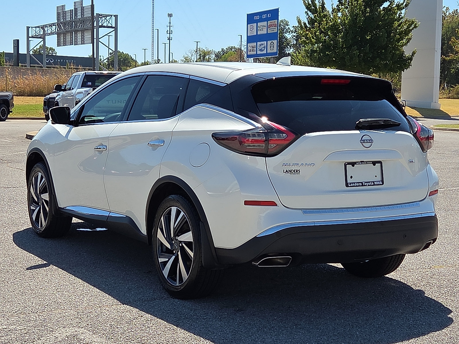 Used 2024 Nissan Murano SL w/ Cargo Package FWD image 4