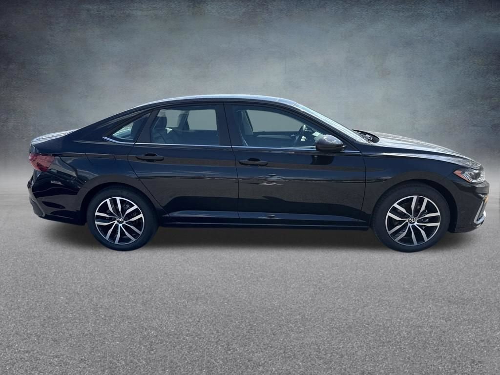 New 2026 Volkswagen Jetta SE FWD image 6