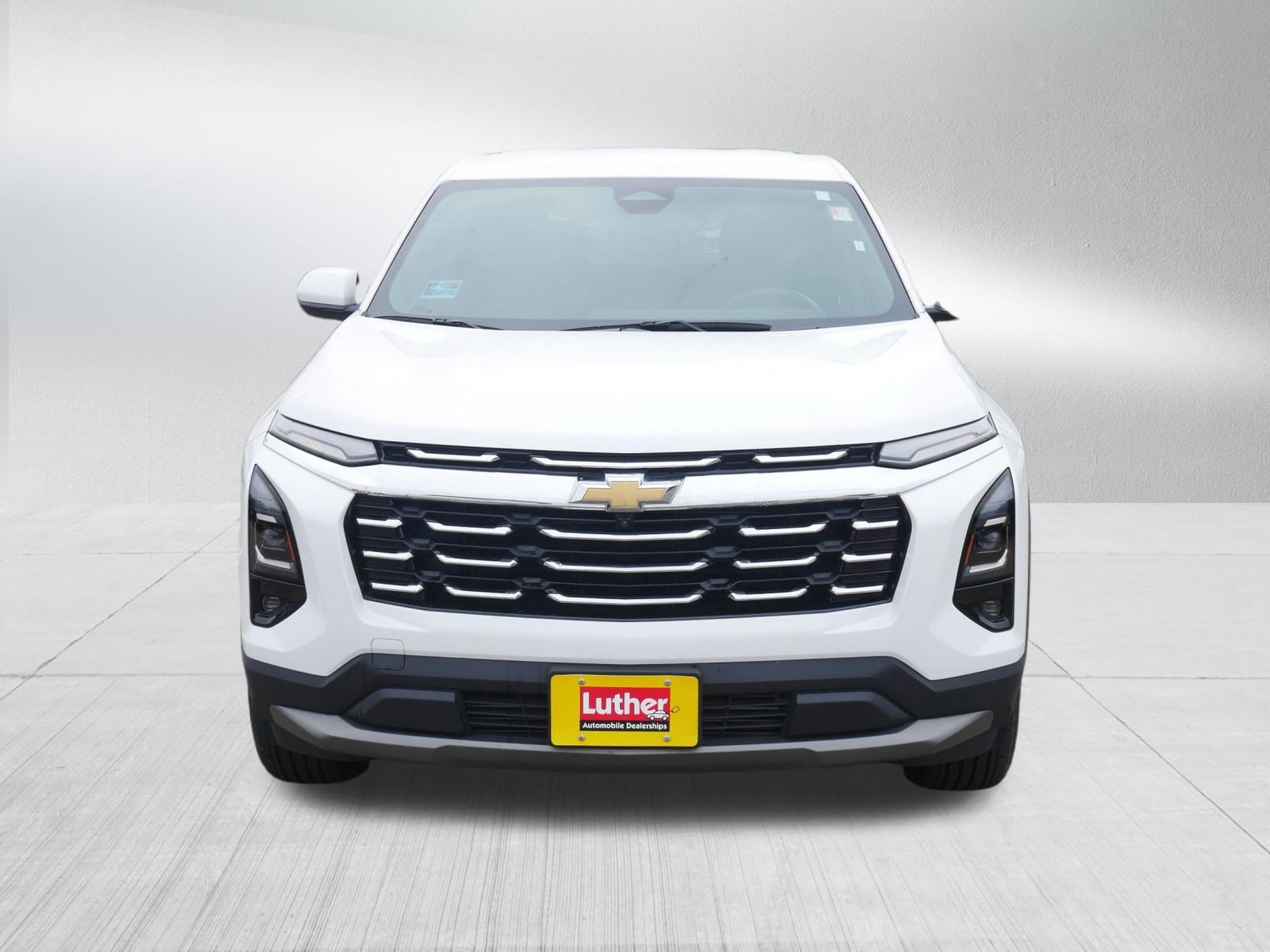 Used 2025 Chevrolet Equinox LT w/ Safety and Technology Package AWD/4WD image 2